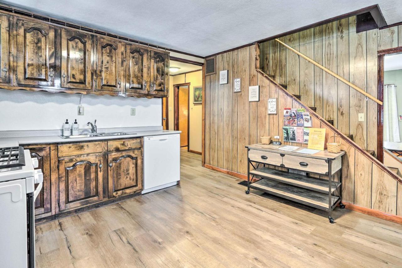 Hilltop Home With Grill, In Wayne Natl Forest 로건 외부 사진